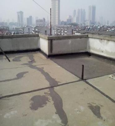 娄底市漏水维修 楼顶漏水是什么原因，楼顶漏水维修方法是什么?